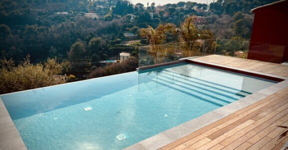 Piscinco, experts en rénovation de piscines d&#8217;exception à Nice