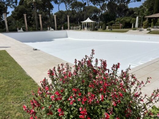 Étanchéité de piscine, garantir une étanchéité parfaite et durable dans les Alpes-Maritimes et le Var